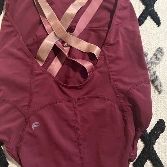 Never worn Fabletics maroon bodysuit with cross back size medium - Picture 11 of 11